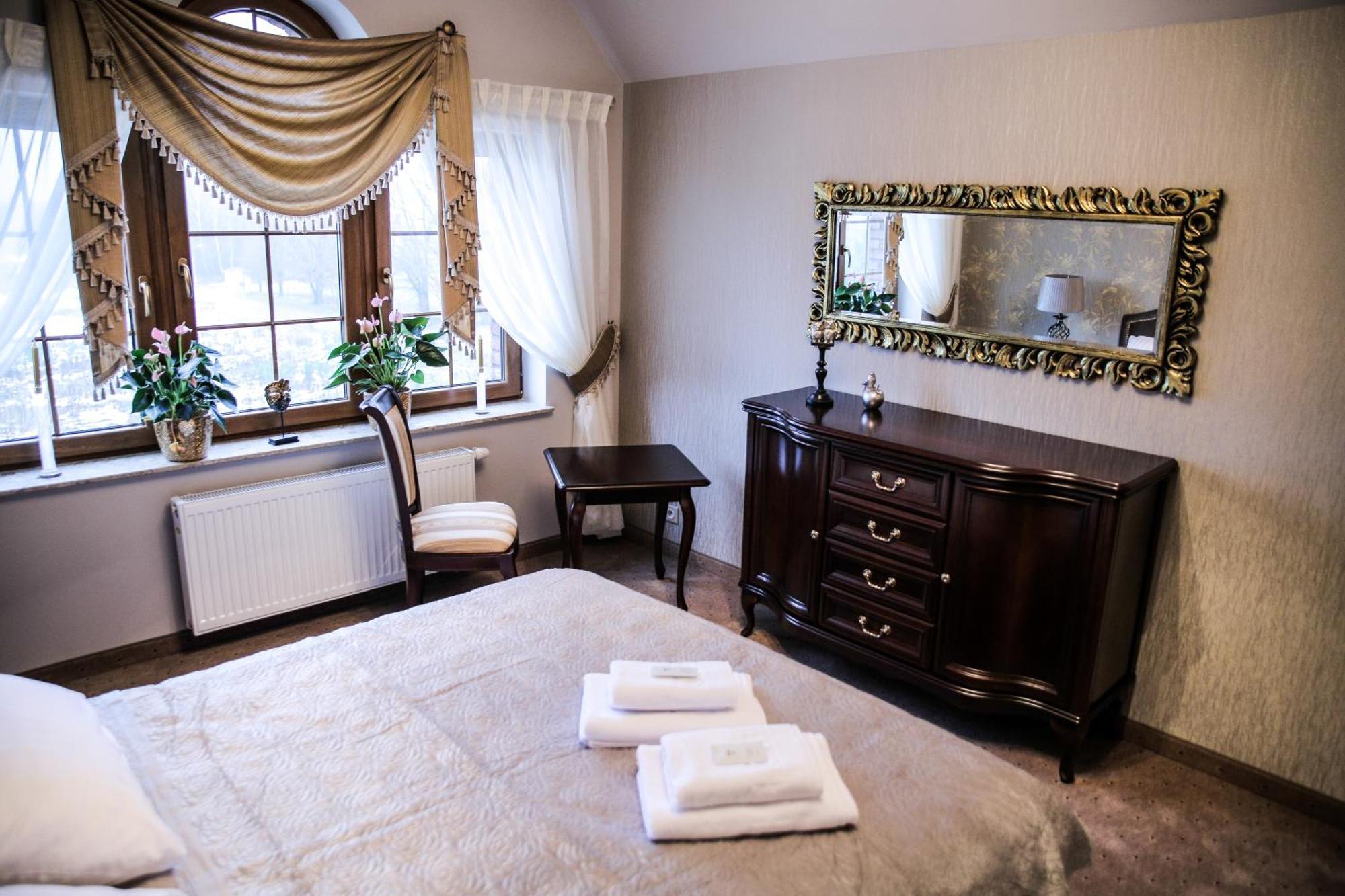 Hotel Krysztalowy Dworek Zbychowo Zewnętrze zdjęcie