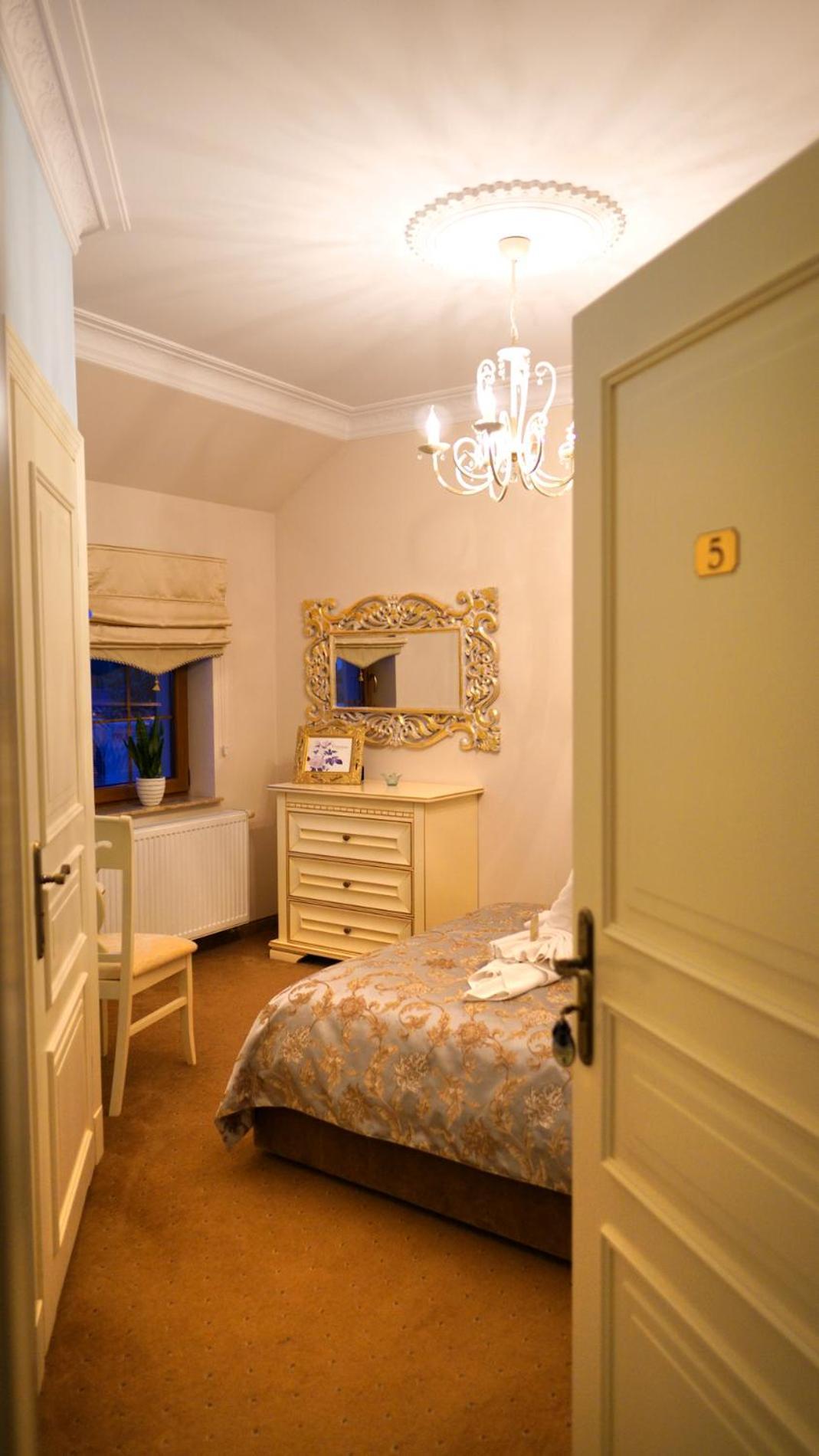 Hotel Krysztalowy Dworek Zbychowo Zewnętrze zdjęcie
